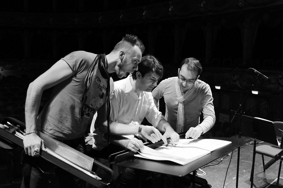 Symétriades / Extension