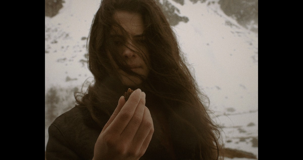 Au-delà du ciel gris