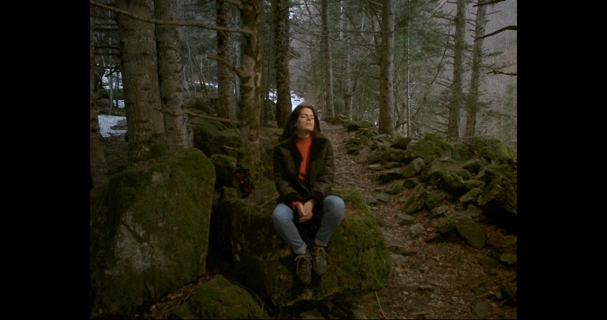 Au-delà du ciel gris