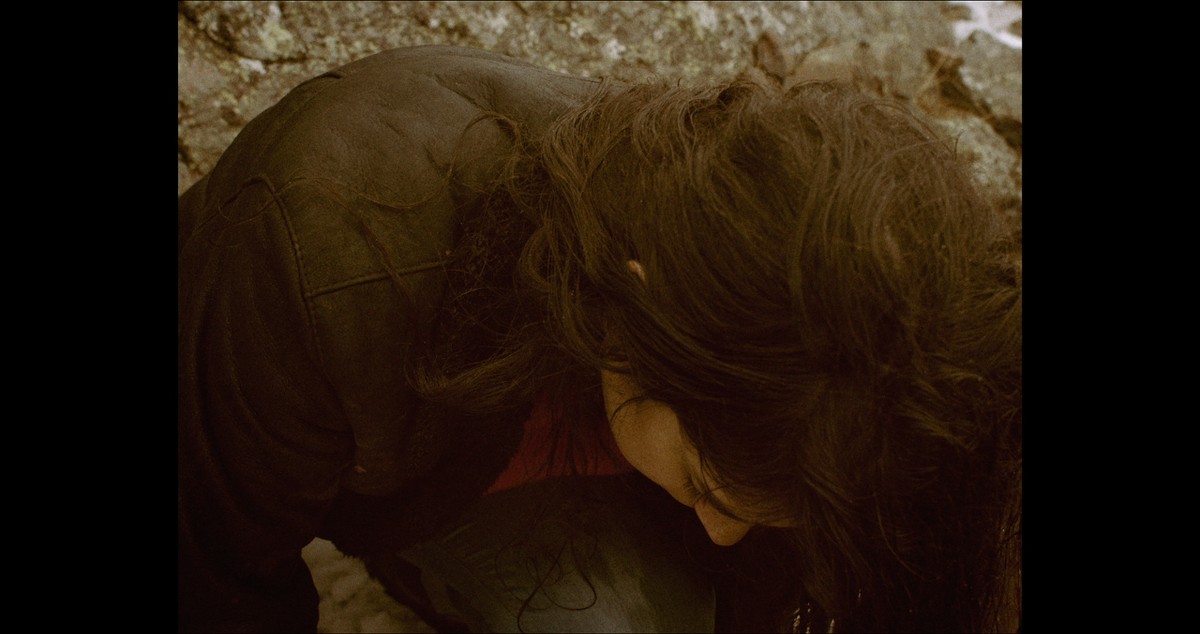 Au-delà du ciel gris