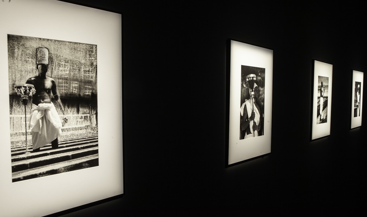 Ati okuku dé imolè (De l'invisible au visible)