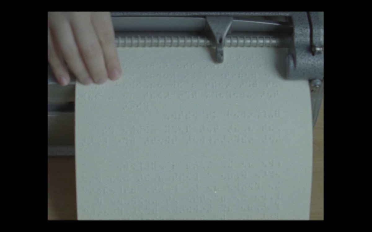 Tout ce qui était proche s'éloigne