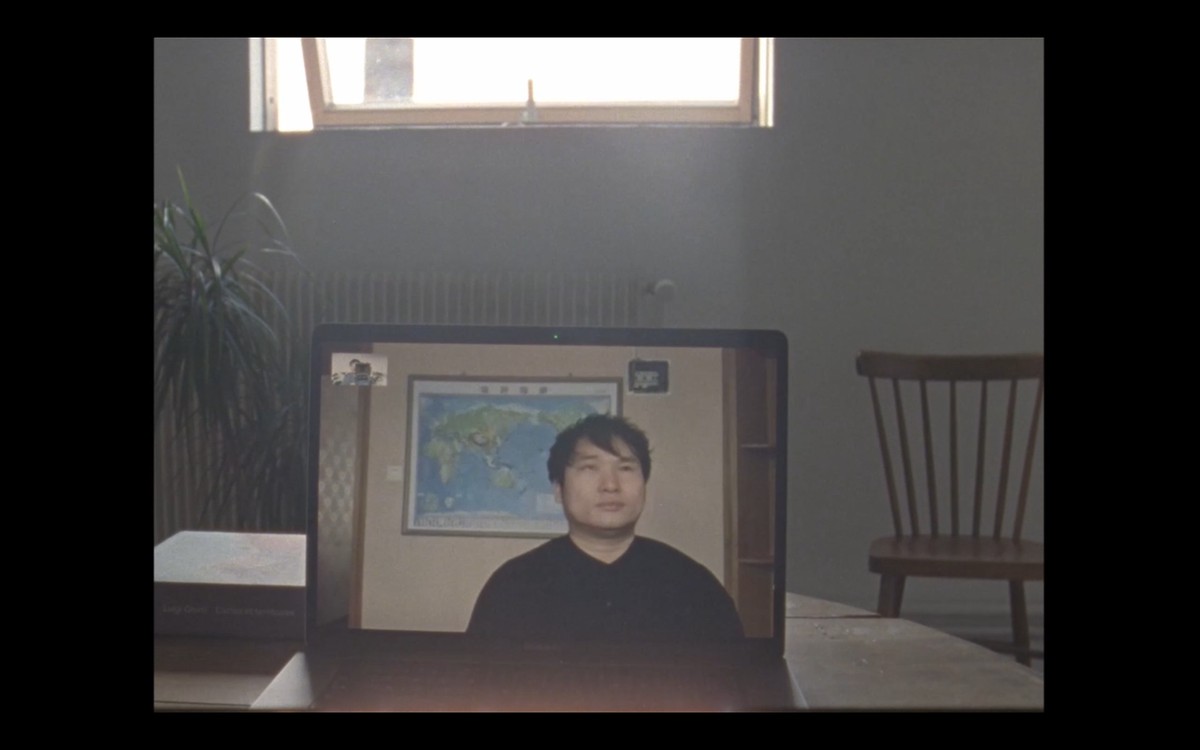 Tout ce qui était proche s'éloigne