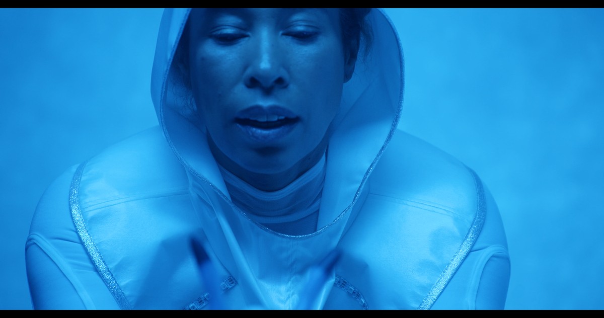 Vospora / A singing empathetic robot-pet