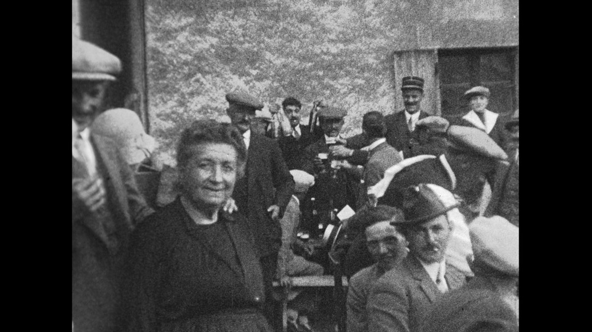 Le mort saisit le vif