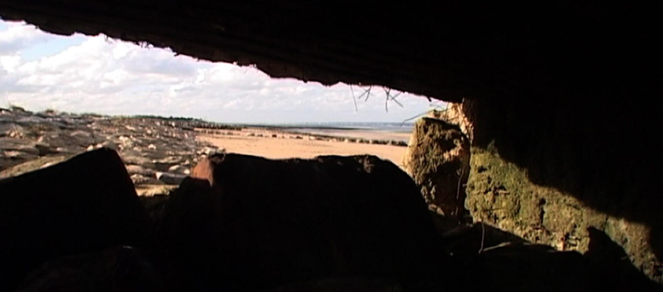 Solitaire,pauvre,sordide,abrutie et courte - film de guerre